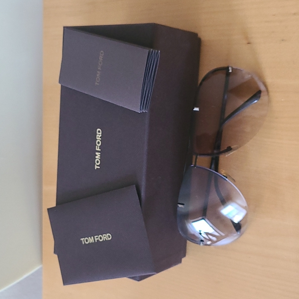 Dior ToreaDior Sunglasses Black Studs Gradient Lens - Picture 16 of 16